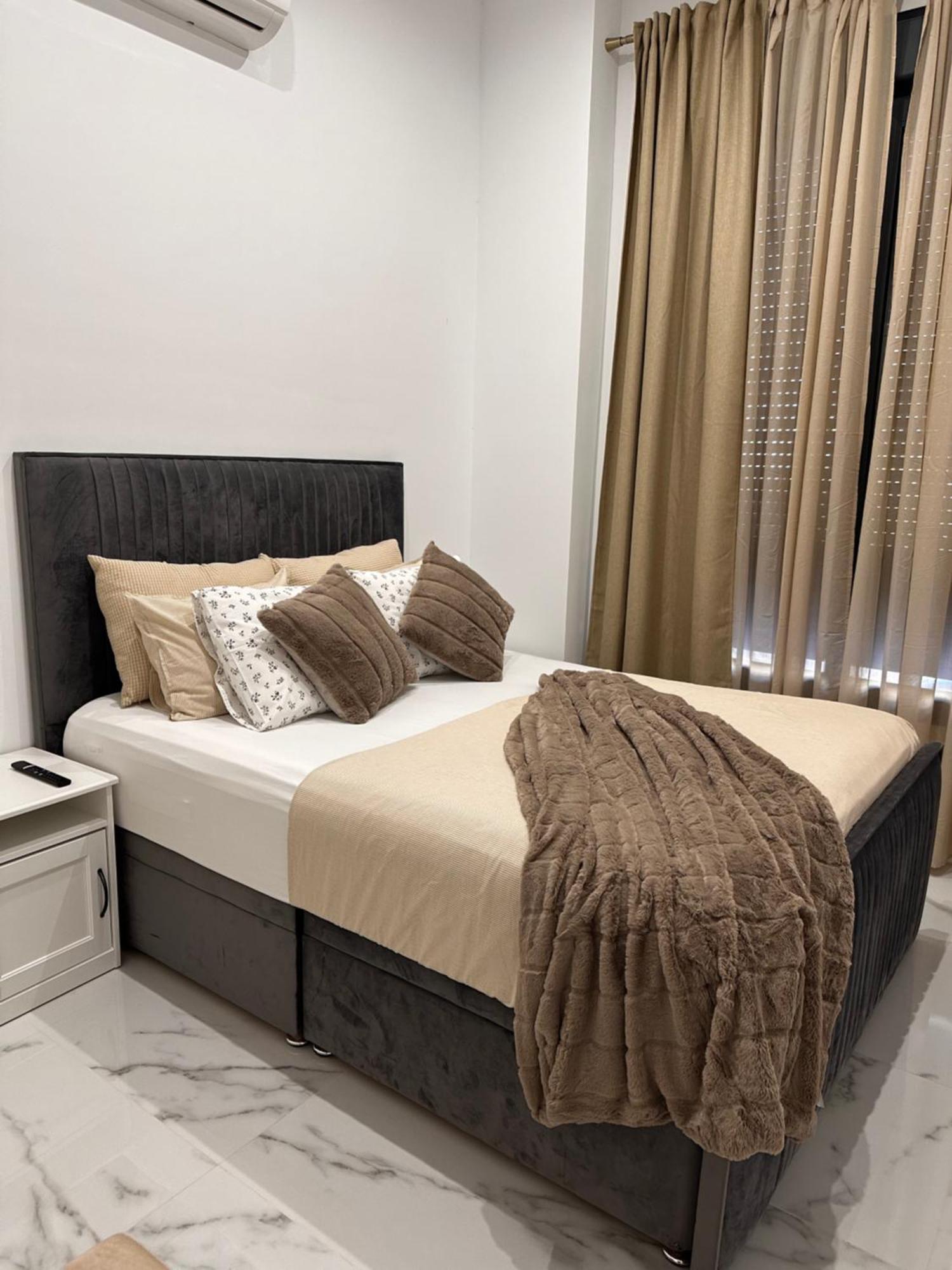 Mark Suite B8 丰希罗拉 外观 照片