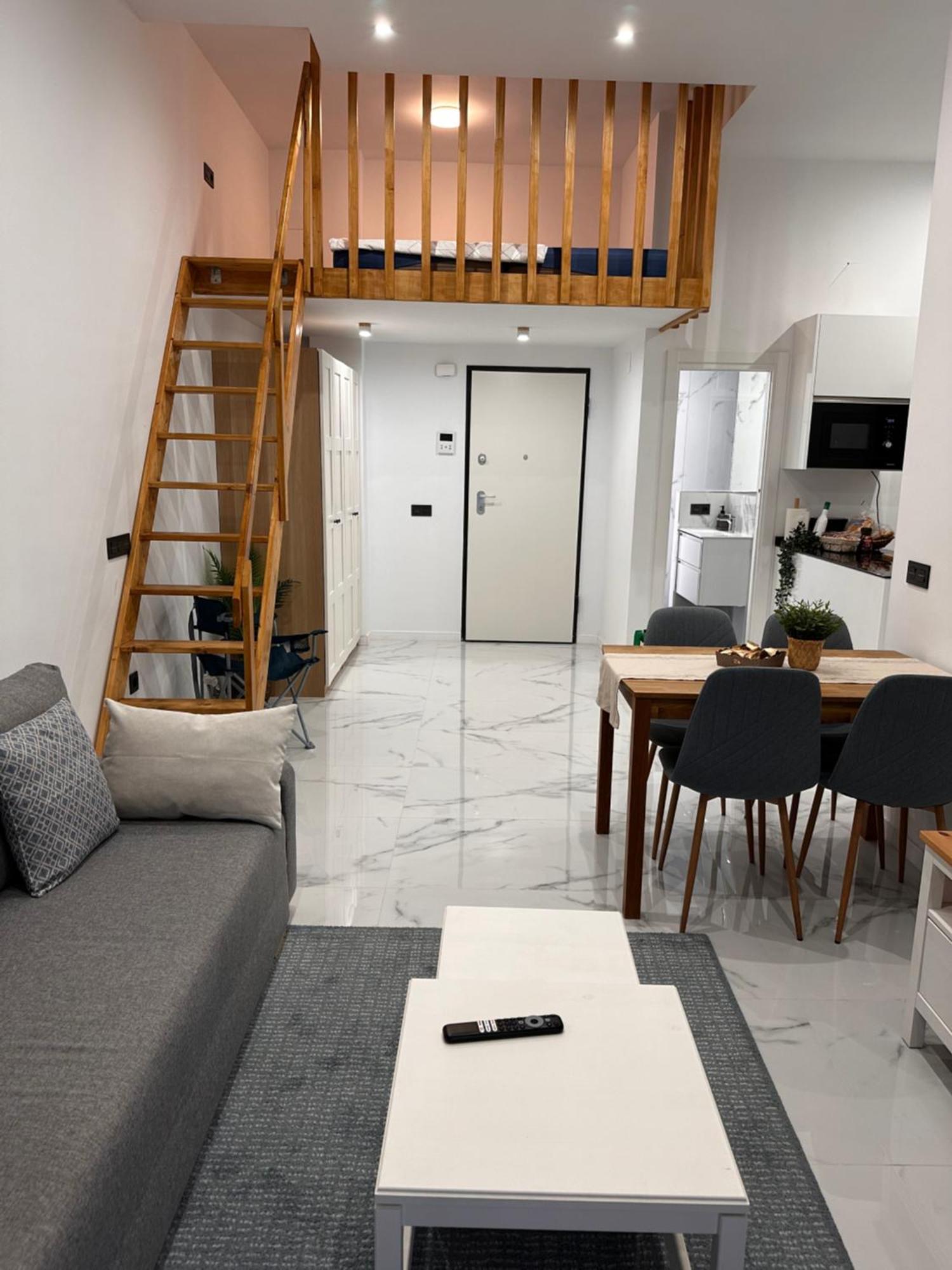 Mark Suite B8 丰希罗拉 外观 照片